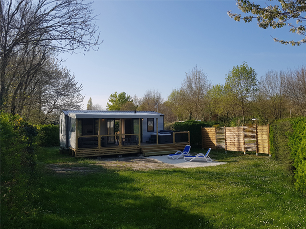 Camping Fleurs des Champs avec baignades camping familial 3 étoiles Royan Meschers