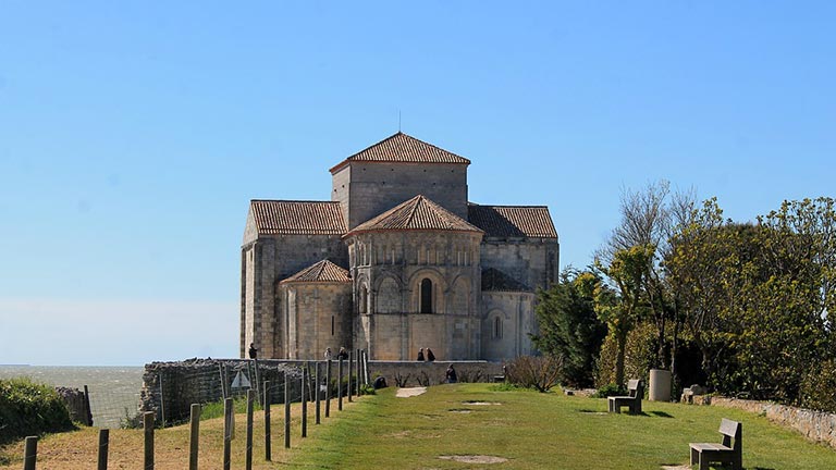 A proximité du camping, Talmont sur Gironde, magnifique village